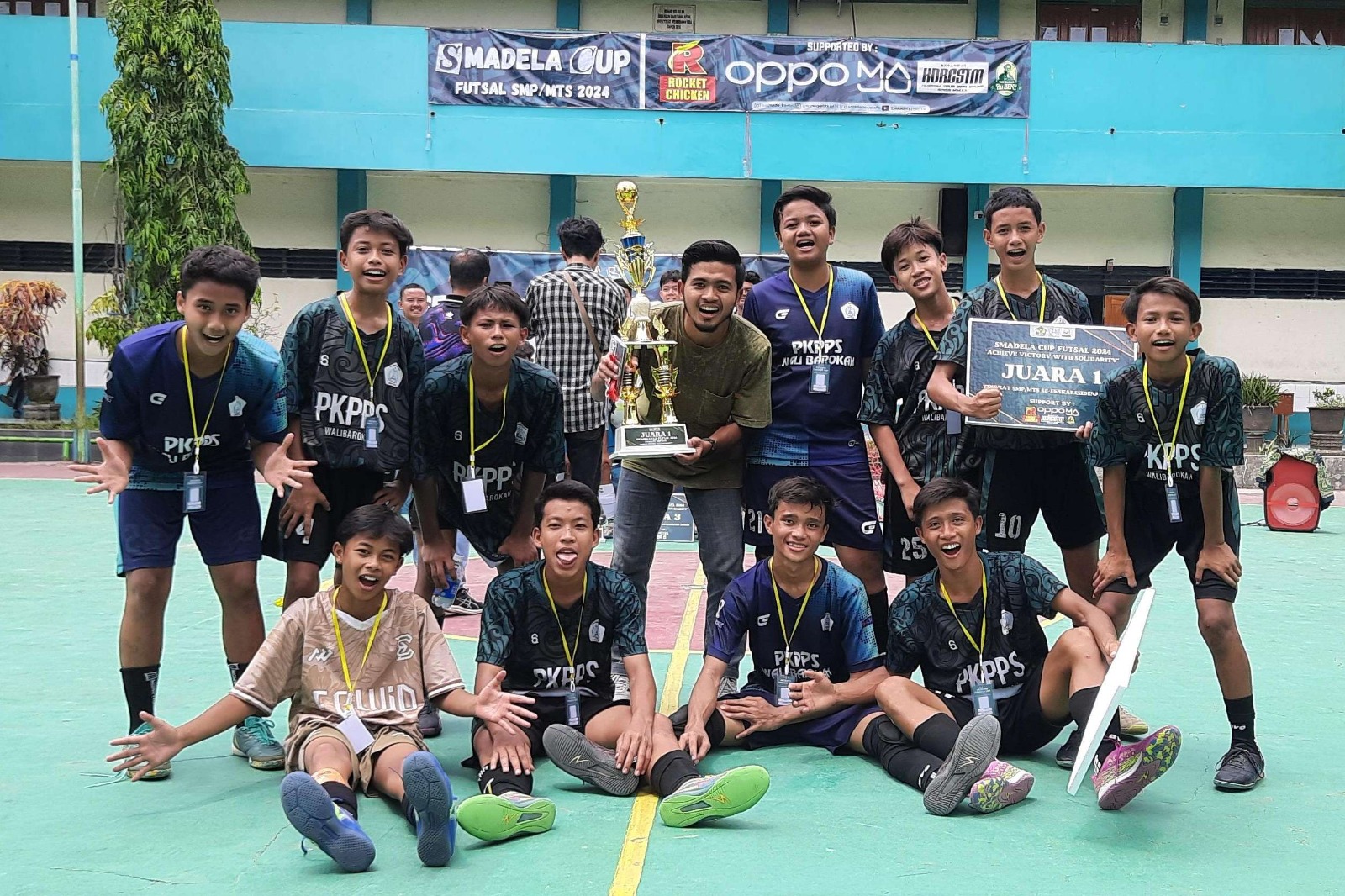 PKPPS Wustha Wali Barokah Raih Juara di Turnamen Futsal SMADELA Cup