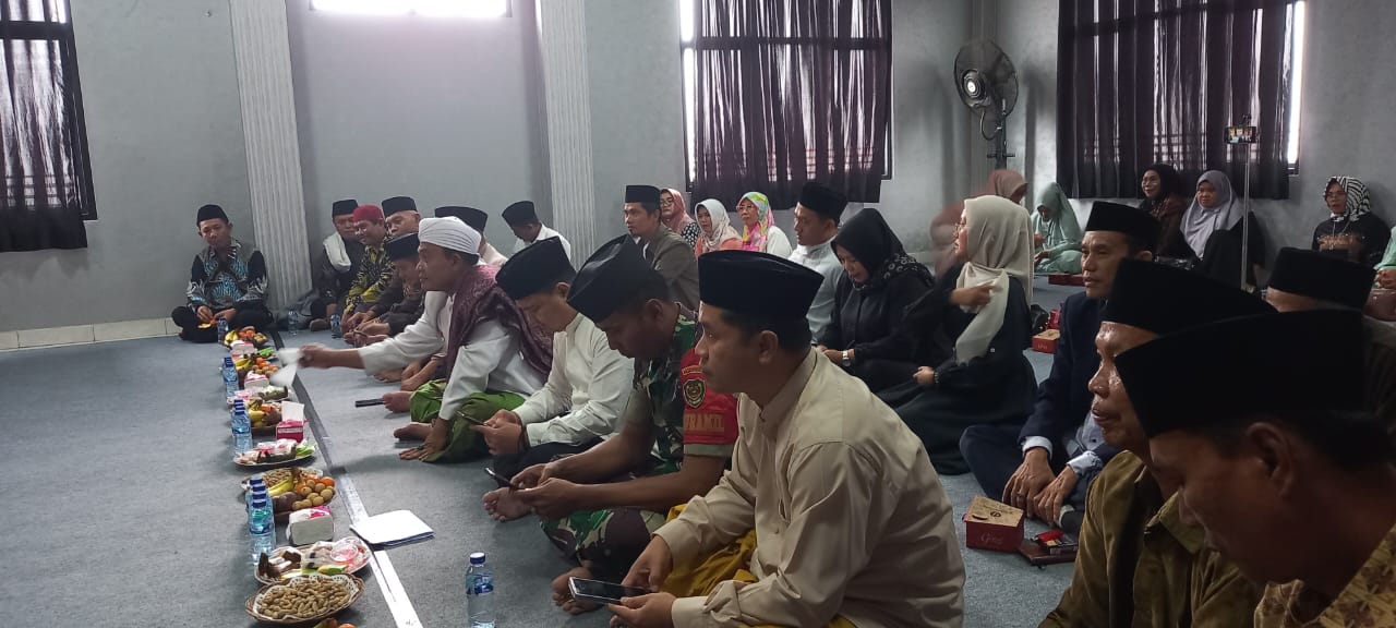 PC LDII Kecamatan Jatiluhur Pererat Ukhuwah Islamiyah dengan Menghadiri Pengajian Isra Mi’raj di Kantor Kecamatan