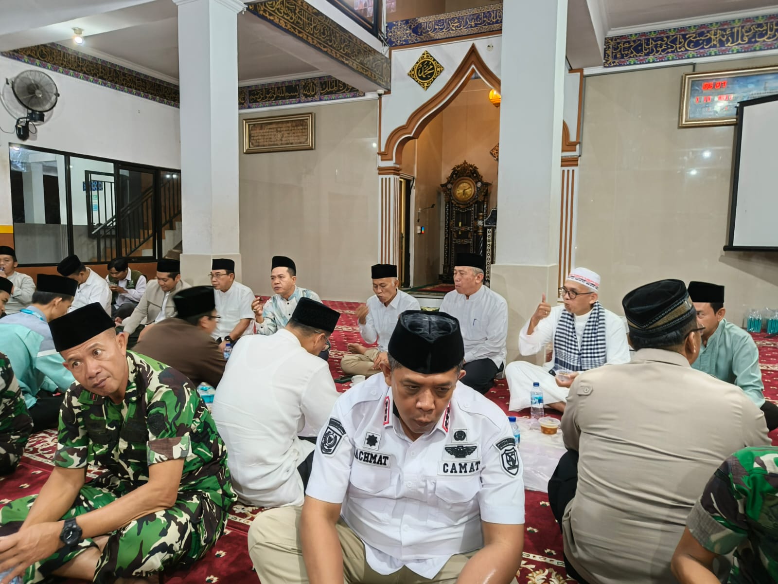 Bupati bandung saat takjil di safari ramadhan dan tarling baleendah