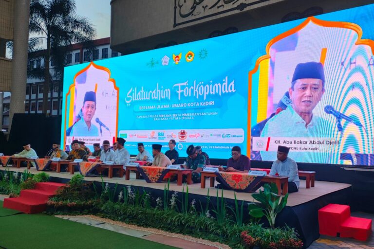 Ketua PCNU Kota Kediri Beri Tausiyah Hikmah Ramadhan dalam Acara Buka Puasa Bersama di Ponpes Wali Barokah