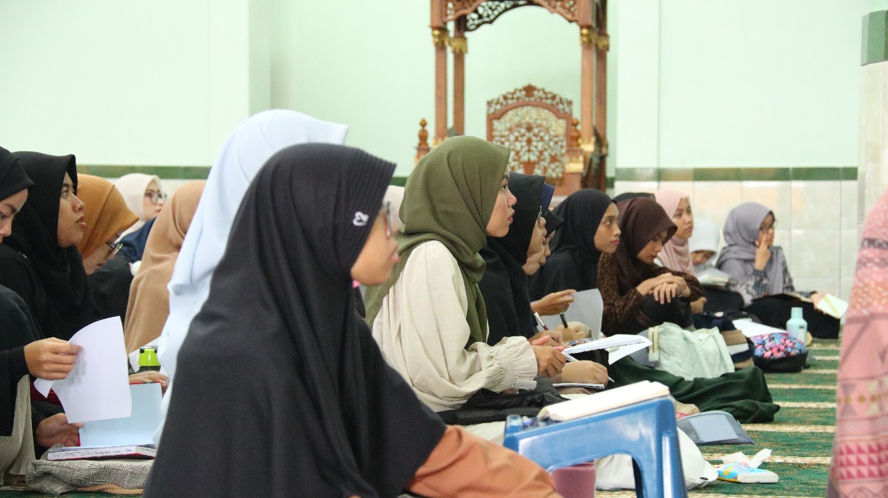 350 remaja ikuti pengajian keputrian ldii cimahi (3)