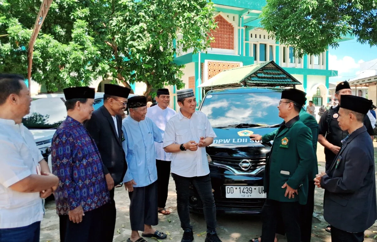Daeng ical donasi mobil ke ldii sulsel 2