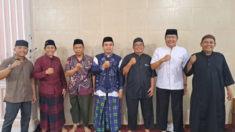 Kemenag Ciparay Sosialisasikan Layanan Keagamaan kepada Warga LDII di Masjid Darussalam Pakutandang