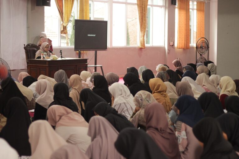 LDII Kota Bandung Ajak Remaja Putri untuk Menjalankan Pola Hidup Sehat Lewat Pengajian “Love Your Body”