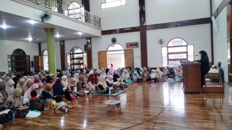 Pengajian Keputrian: PPKK LDII Kabupaten Bandung Bekali Remaja Putri Menuju Rumah Tangga Sakinah