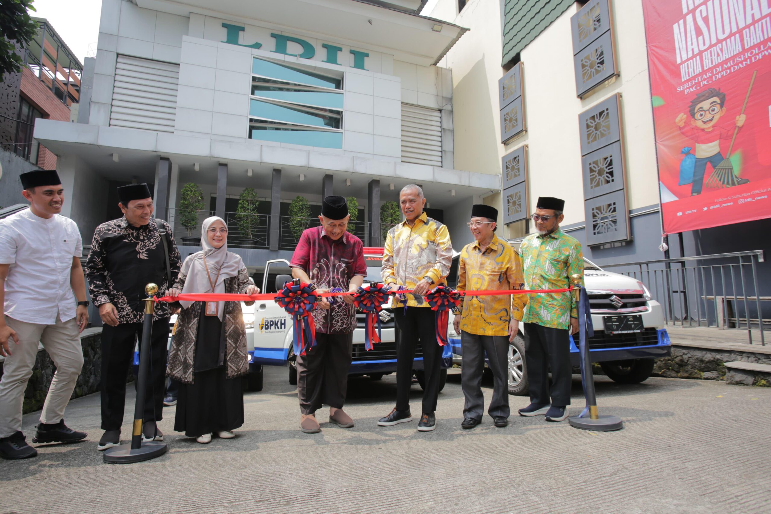 Ldii apresiasi bantuan mobil operasional dari komisi viii dpr ri 