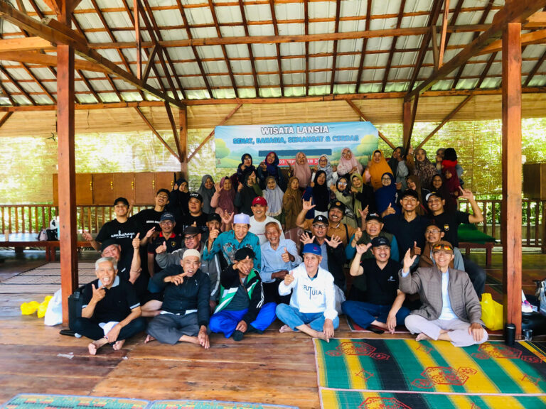Wisata Lansia LDII Ciparay: Sehat, Bahagia, Semangat, dan Cerdas