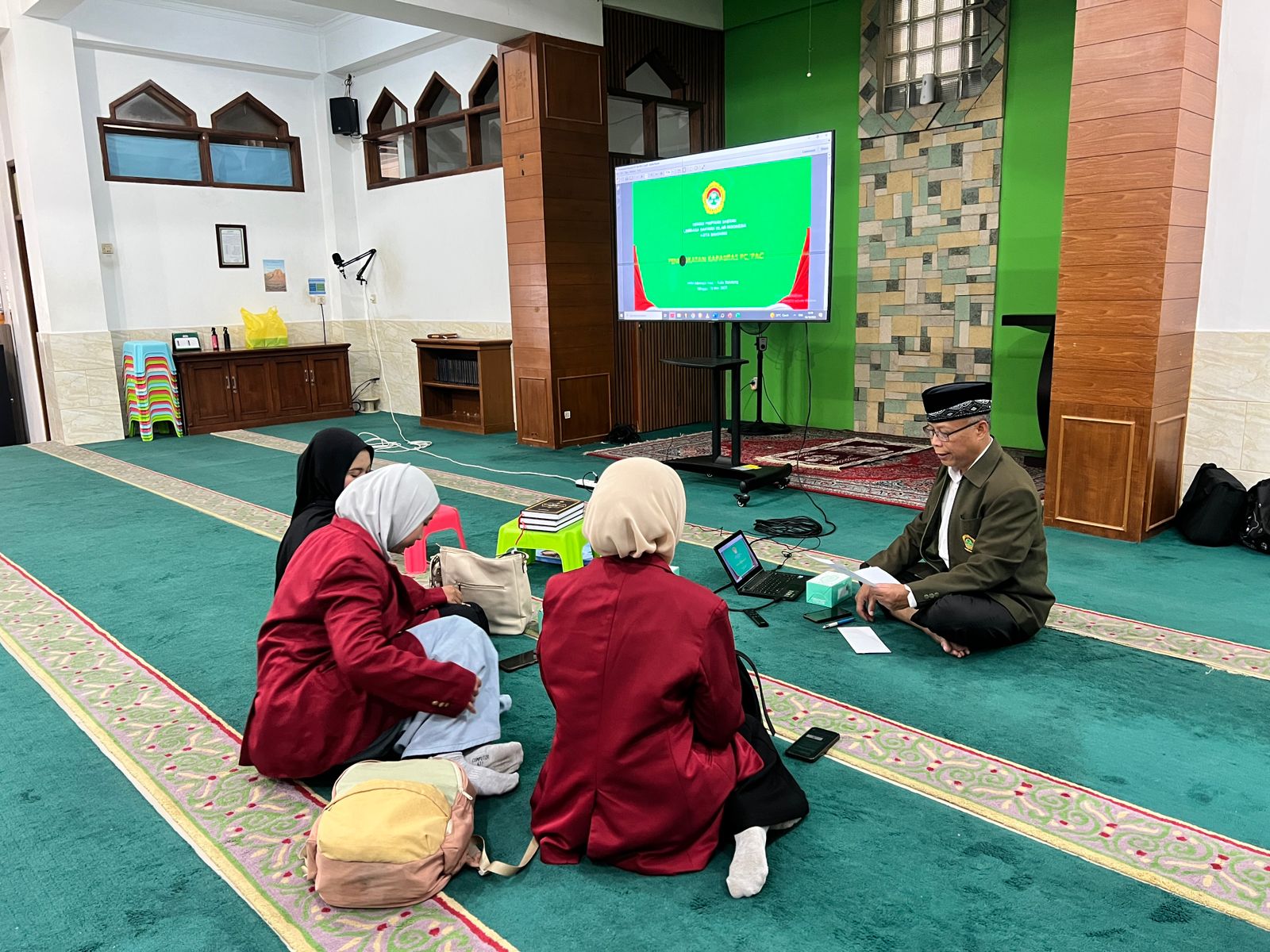 Mahasiswi UPI Lakukan Kunjungan Observasi ke Masjid Baitul Haq LDII Sukasari