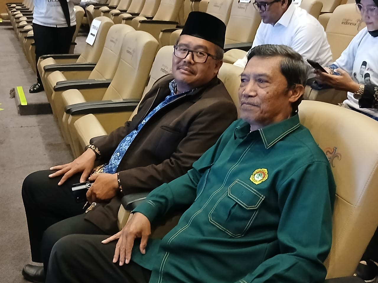 H setyanto bersama h aam pengurus mui kabupaten bandung