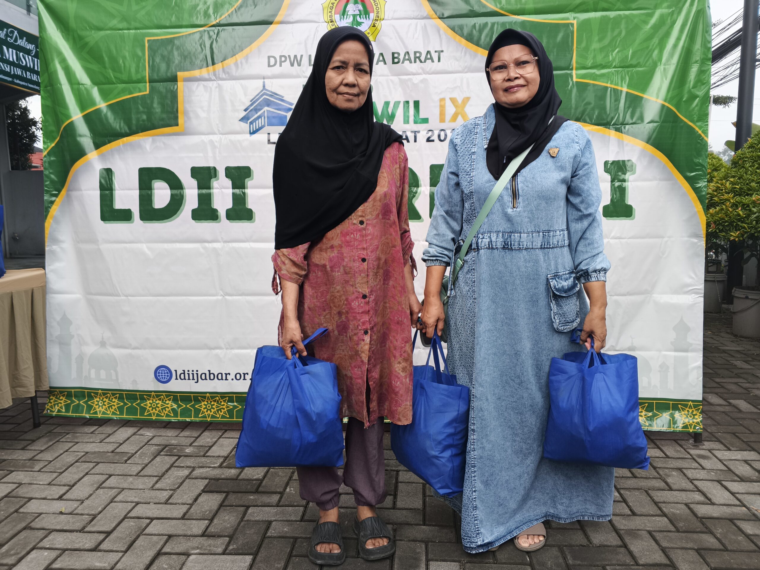 Pasar Murah Road to Muswil IX LDII Jabar Bantu Warga Jatinangor Tebus Sembako Rp20 Ribu