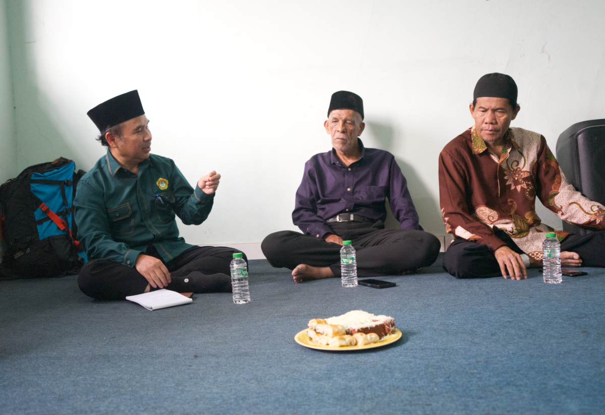 KH Ahmad Sobari Tengah