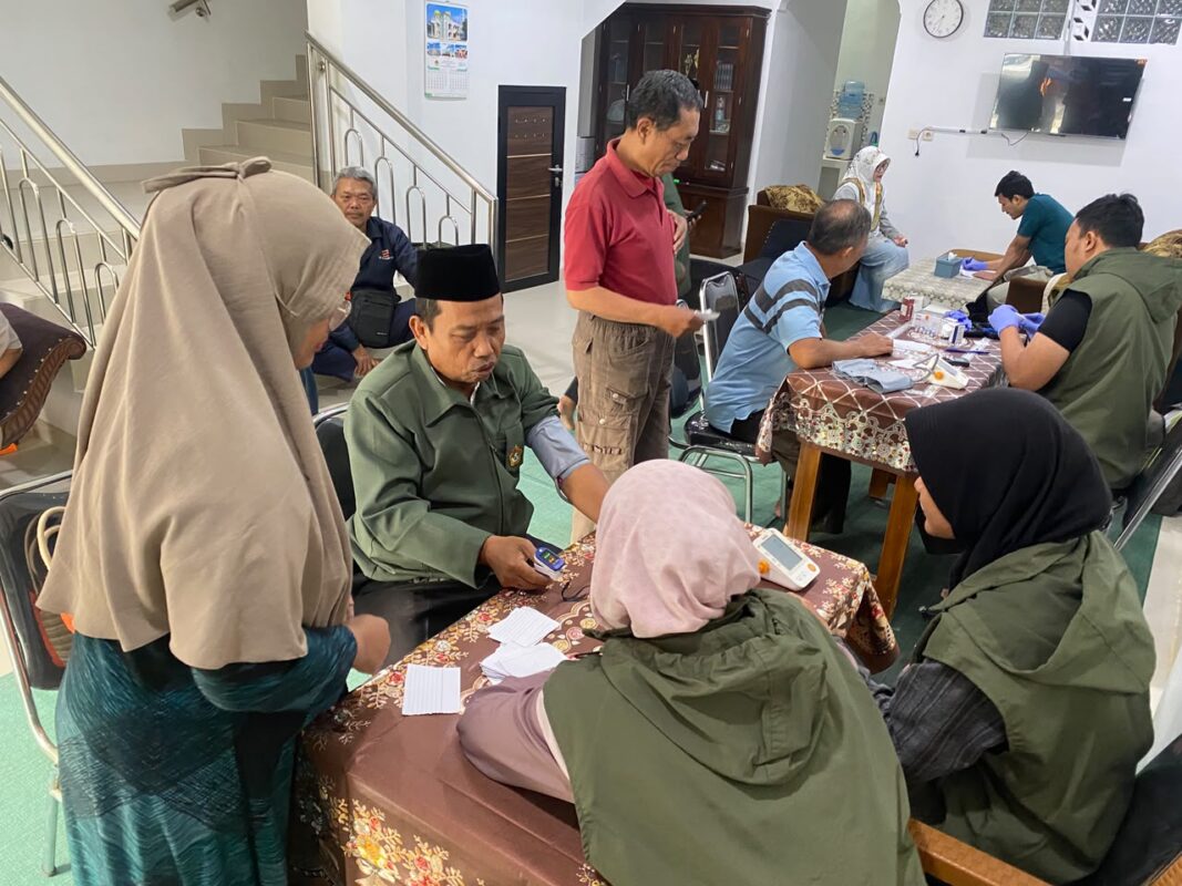 PAC Cibiru Wetan Gelar Pengecekan Kesehatan Gratis untuk Warga Usia 50+
