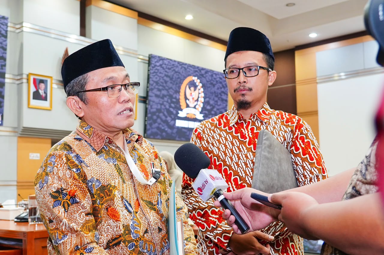 Sekum DPP LDII Tri Gunawan Hadi dan Anggota Departemen Keagamaan dan Dakwah (PKD) sekaligus Sekretaris Majelis Taujih Wal Irsyad DPP LDII Bambang Edy Suharto-