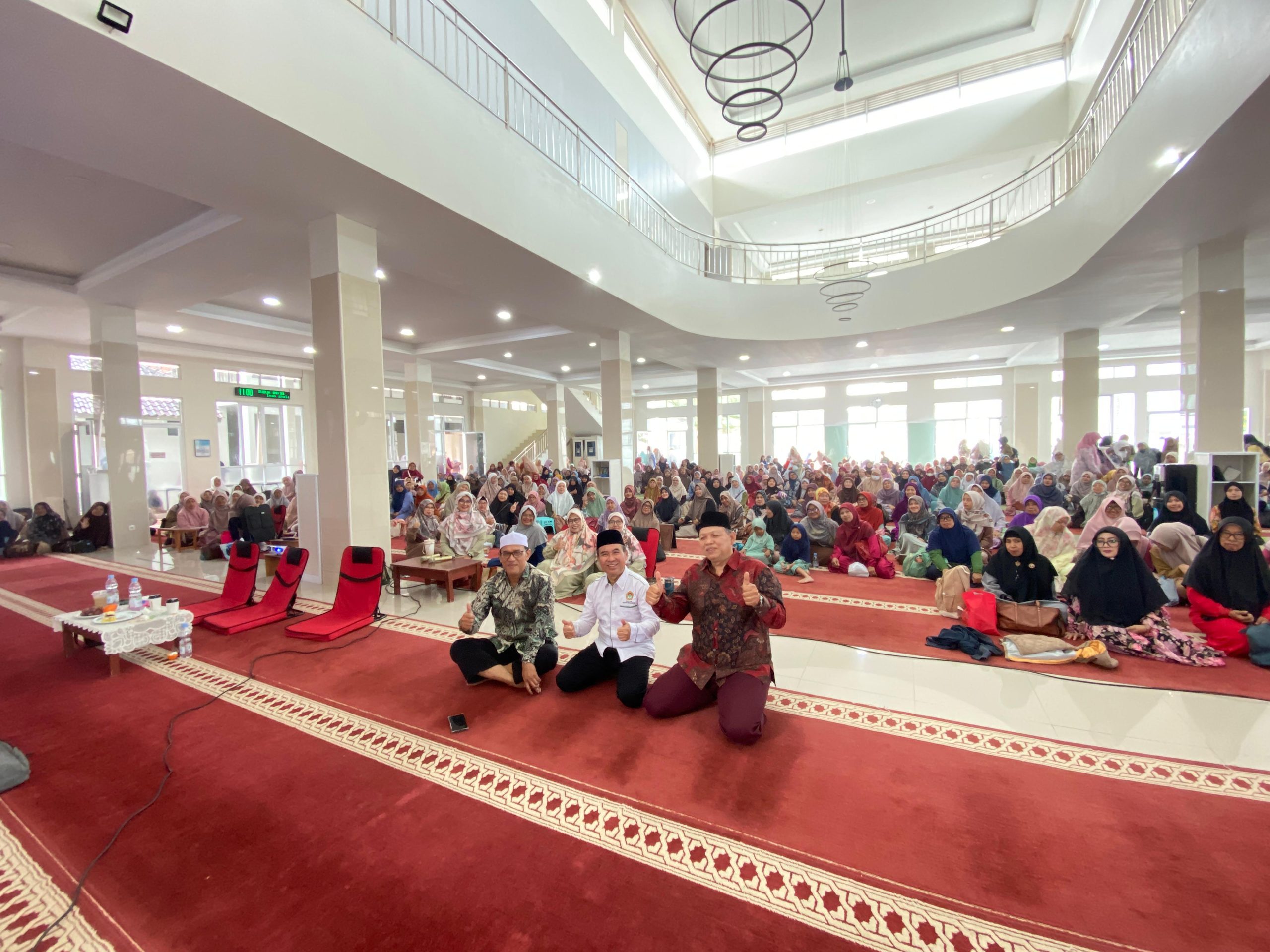 Ibu ibu Pengajian LDII mengikuti wawasan organisasi